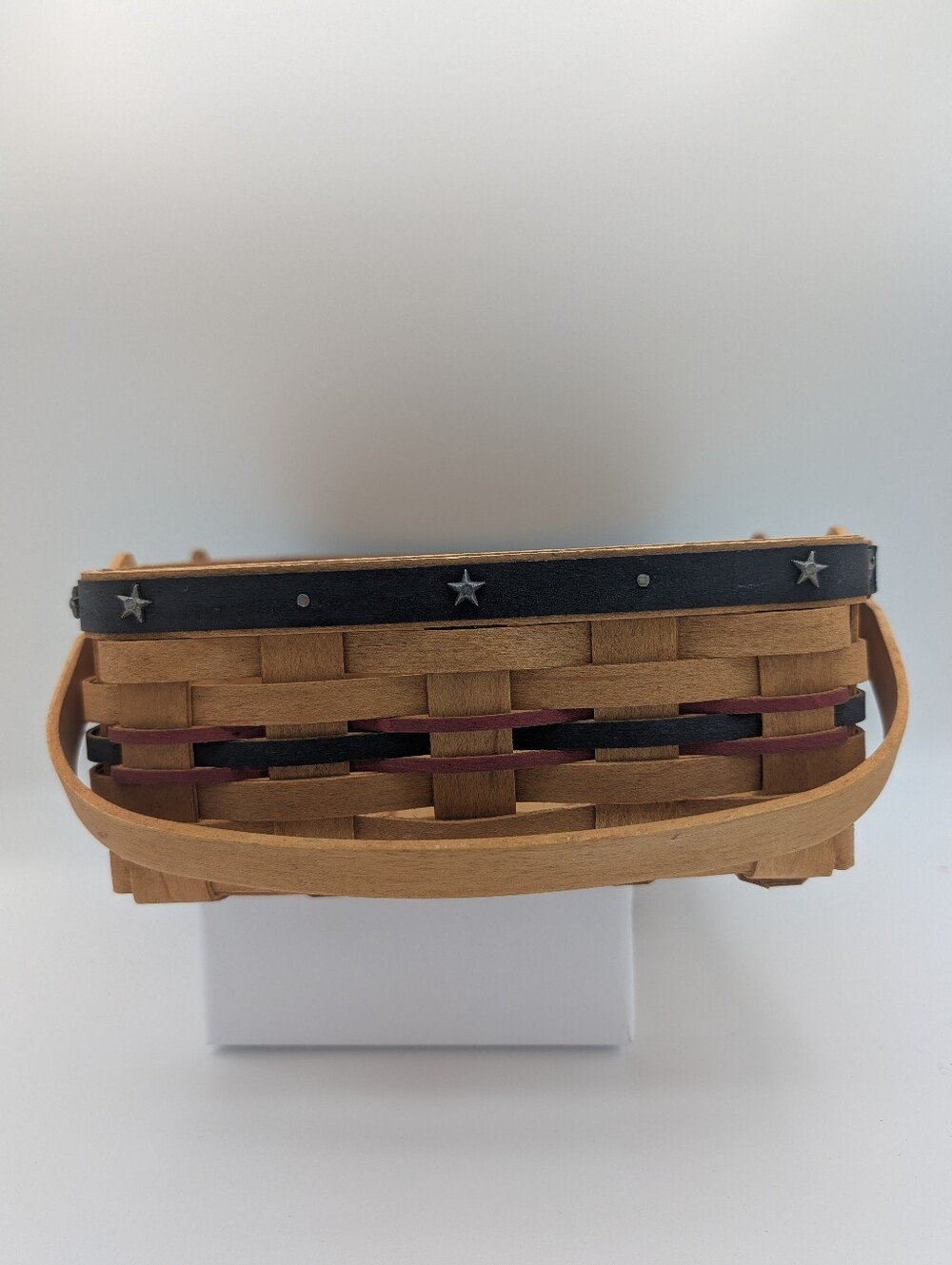 Longaberger Bee 2004 Basket, Liner, Protector Accented w/Red, Blue & Stars - Picture 4 of 9